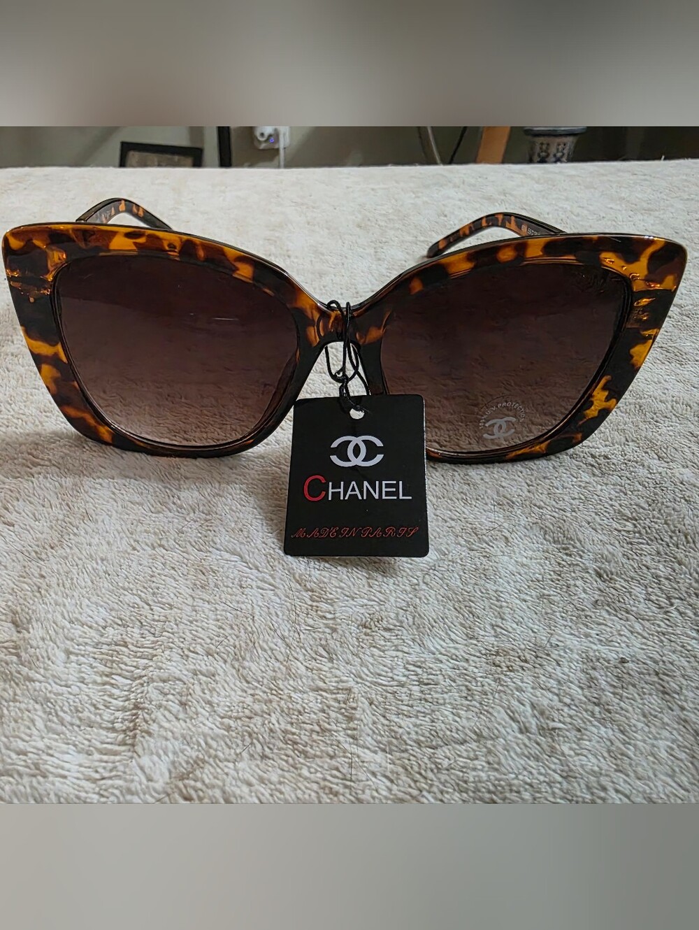 Fashion Tortoiseshell Frame Sunglasses with Brown Gradient Lenses